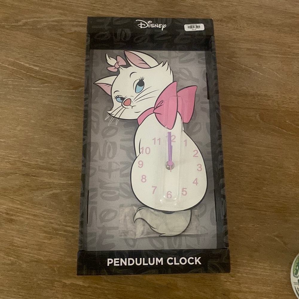 Disney Marie the cat from Aristocats hanging wall clock
